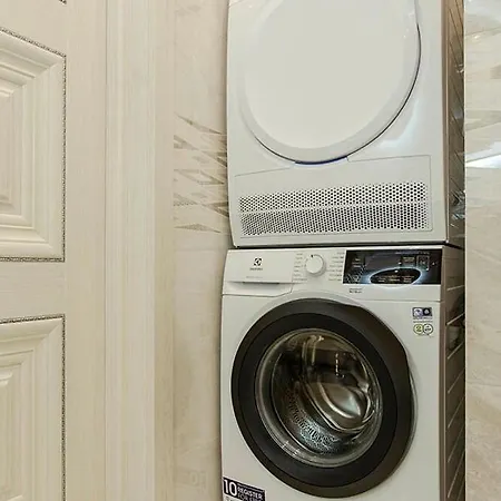 2-roomed With Living Odessza