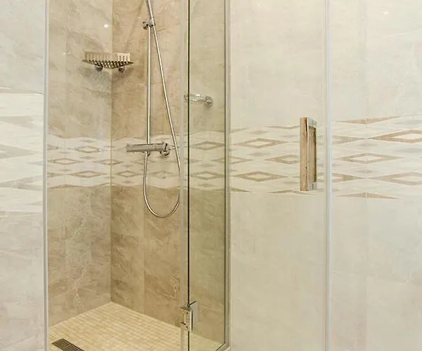 2-roomed With Living *